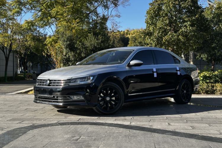 Used Volkswagen Passat 2017 330TSI DSG Luxury Edition
