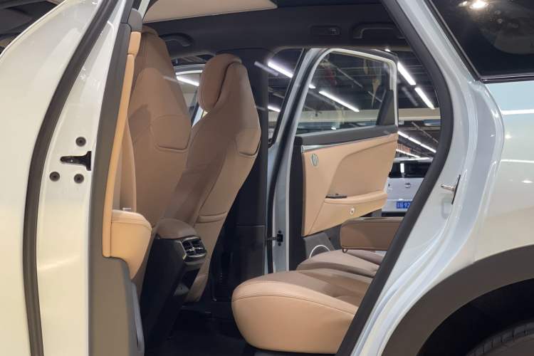 Used ARCFOX Alpha T5 2024 520 MAX
