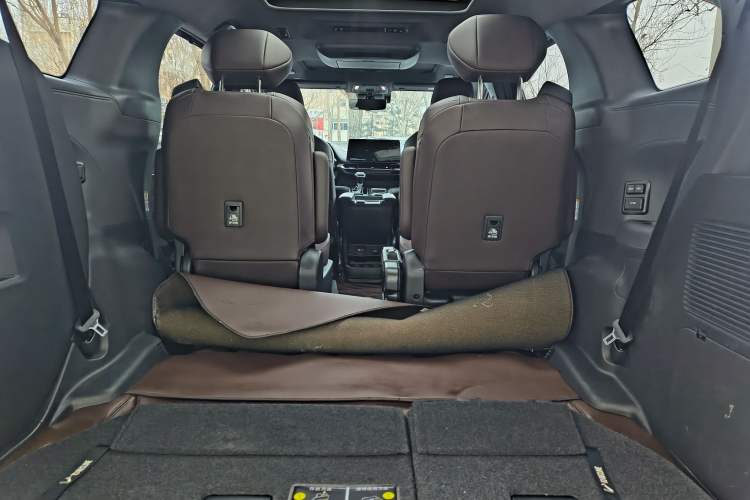 Used Toyota Sienna 2023 2.5L Hybrid Platinum Edition
