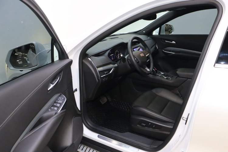 Used Cadillac XT4 2021 28T Two-Wheel Drive Leading Version