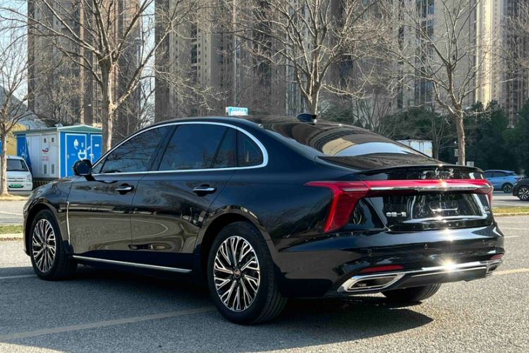 Used Hongqi H5 2025 2.0T Automatic Flag Edition – 500 000 Units Commemorative Version