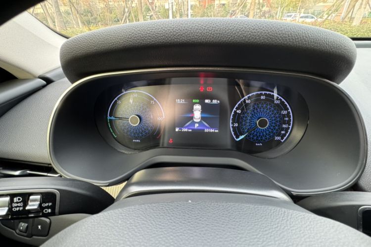 Used Hongqi E-QM5 2022 431 km Charge & Enjoy Edition
