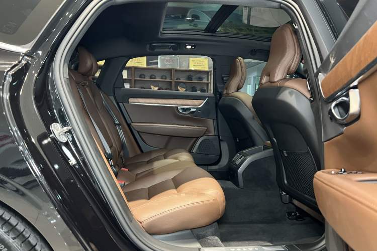 Used Volvo S90 2025 B5 Zhiyi Luxury Edition