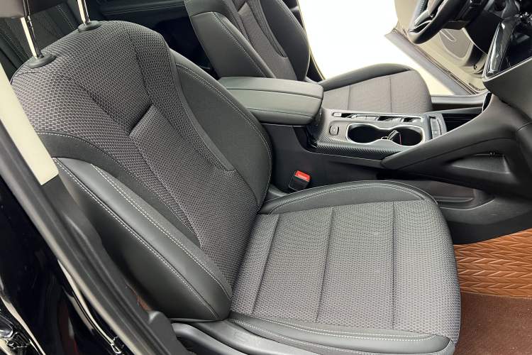 Used Buick Envision 2022 Encore S 552T Two-Wheel Drive Elite Model
