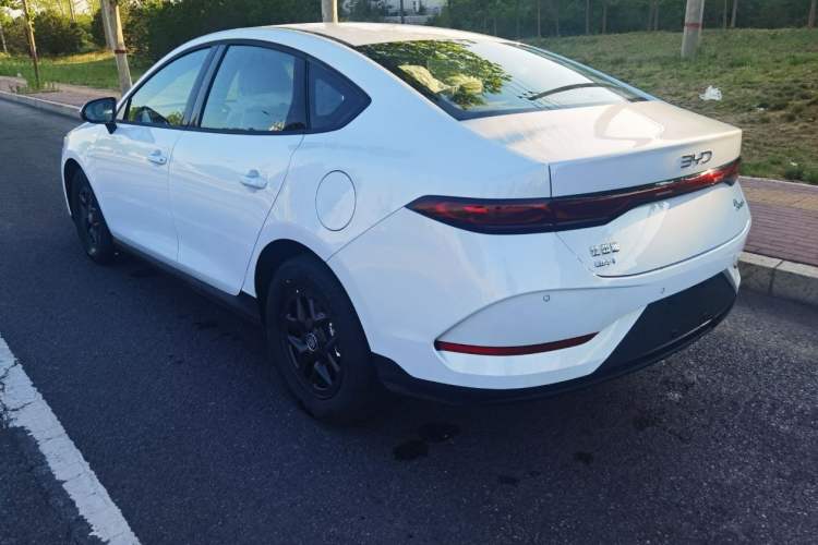 Used BYD Qin PLUS 2025 DM-i Smart Drive 55KM Leading Model
