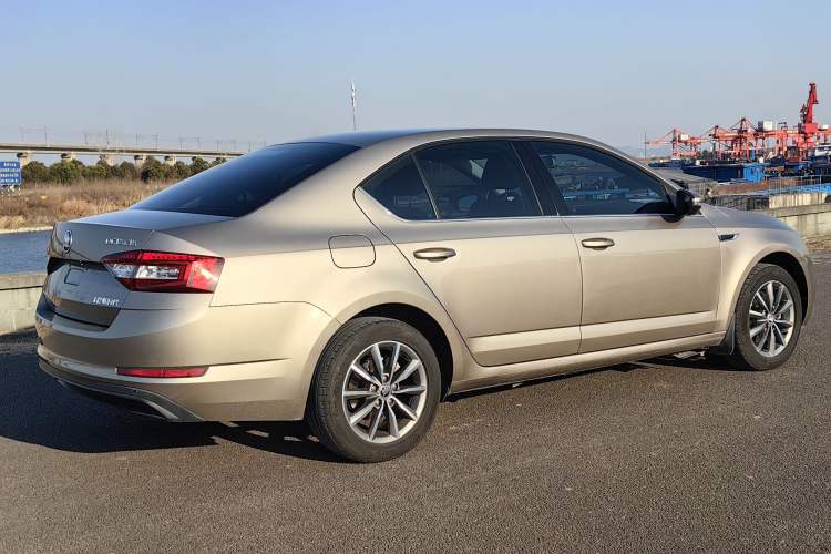 Used Skoda Octavia 2019 1.5L Automatic Comfort Edition
