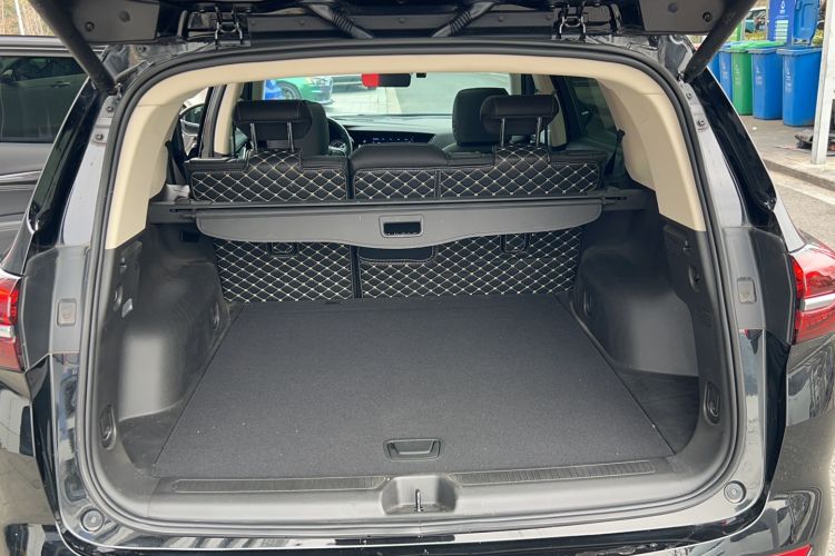 Used Buick Envision 2023 Encore Plus 652T Five-Seat Luxury Model
