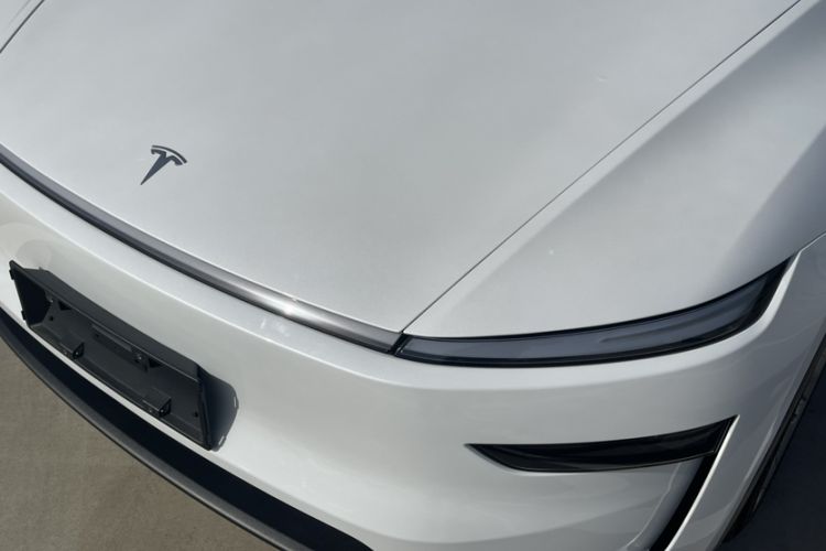 Used Tesla Model Y 2025 Rear-Wheel-Drive Version