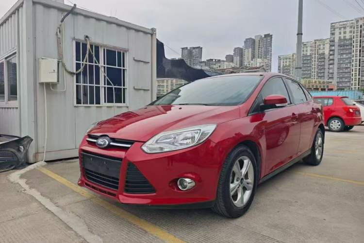 Used Ford Focus 2012 Sedan 1.6L Automatic Fashion Edition