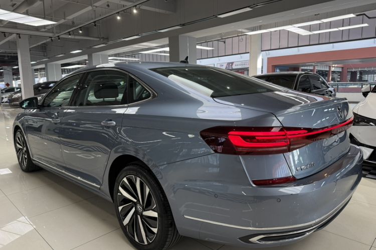 Used Volkswagen Passat 2022 330TSI Starry Luxury Edition
