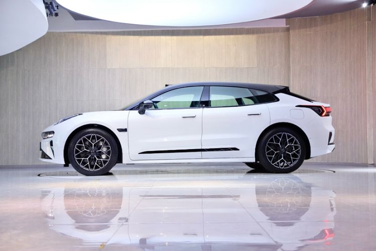 Used Zeekr 001 2025 WE Edition 100 kWh Rear-Wheel Drive
