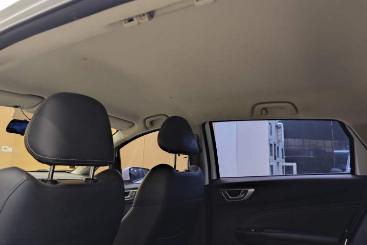 Used Geely Auto Vision X3 2019 Upgraded Model 1.5L Manual Elite Version