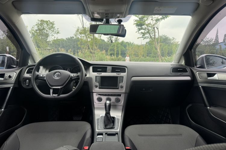 Used Volkswagen Golf 2015 1.4TSI Comfort Travel Edition
