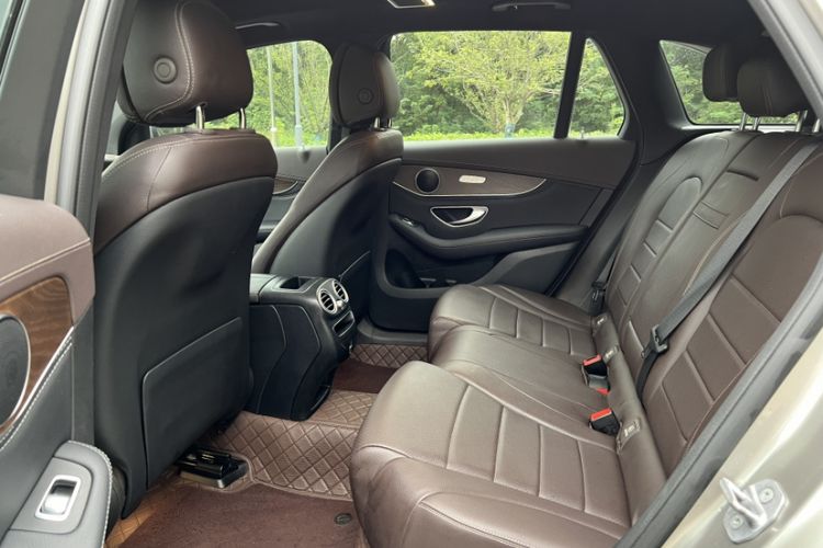 Used Mercedes-Benz GLC 2020 Facelift GLC 260 L 4MATIC Luxury Edition
