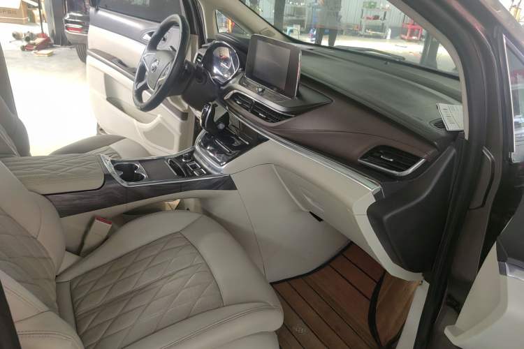 Used Buick GL8 2021 Land Cruiser Executive Class 652T Comfort Model
