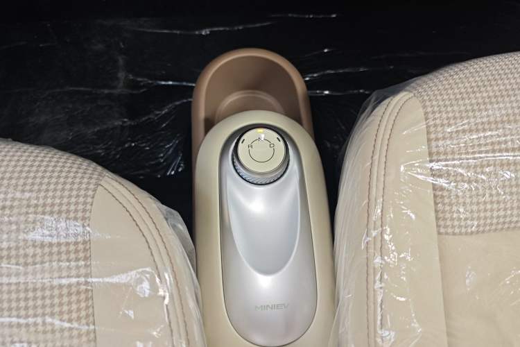 Used Wuling Hongguang MINIEV 2025 Four-Door Version Advanced Edition
