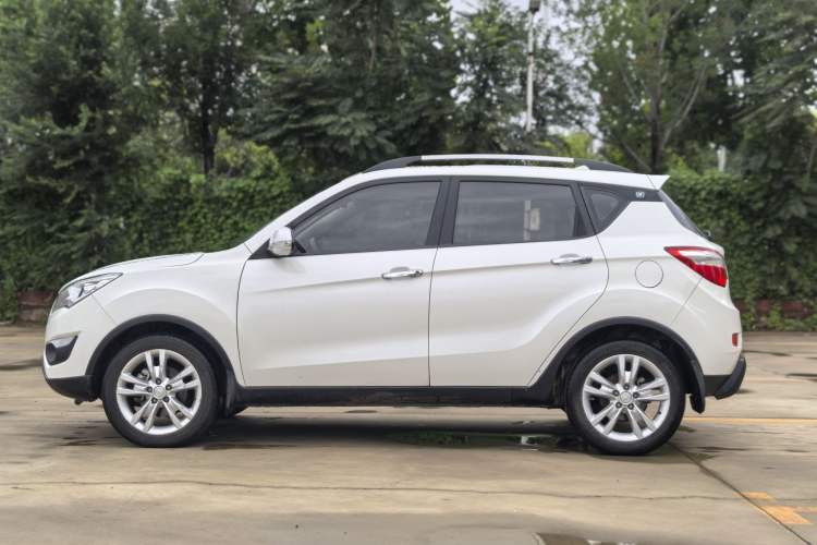 Used Changan CS35 2014 1.6L Automatic Luxury Navigation Model China IV Standard
