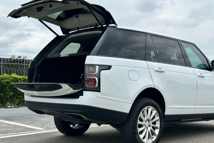 Used Land Rover Range Rover 2018 3.0 SC V6 Vogue Extended-Length Model
