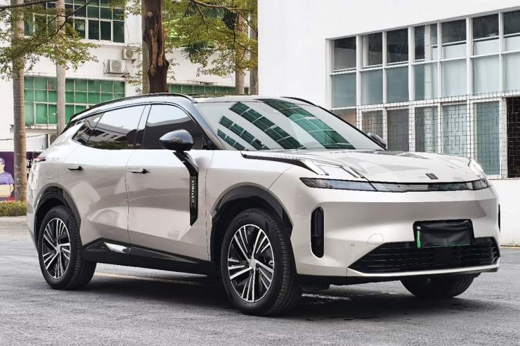 Used Lynk & Co 08 EM-P 2023 120km Long-Range Halo