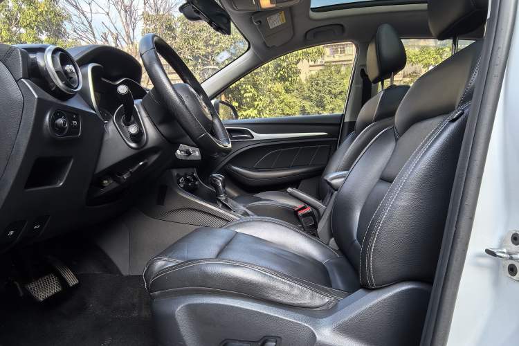 Used MG ZS 2018 1.5L Automatic Luxury Edition China V Standard