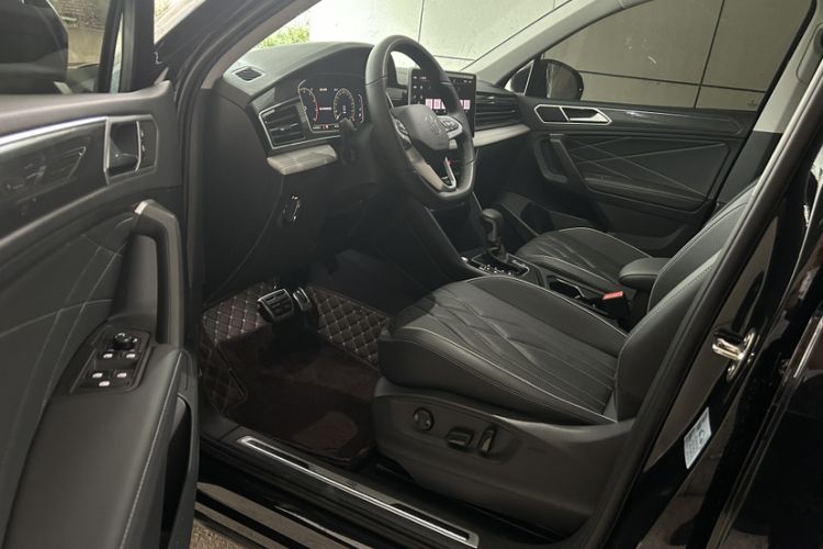 Used Volkswagen Tiguan L 2024 330TSI Automatic Two-Wheel Drive R-Line Enhanced Edition
