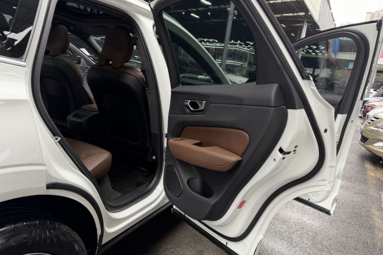 Used Volvo XC60 2022 B5 4x4 Smart Luxury Edition
