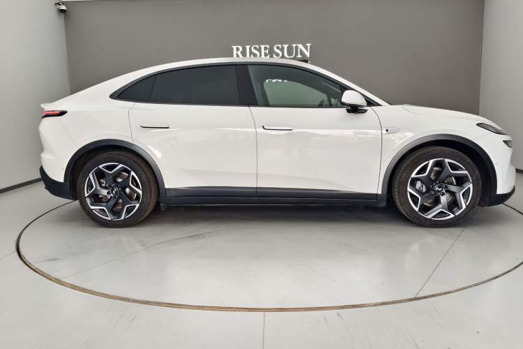 Used ONVO L60 2024 60 kWh Rear-Drive Version
