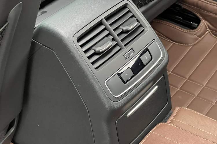 Used Audi A4L 2022 40 TFSI Luxury Dynamic Model
