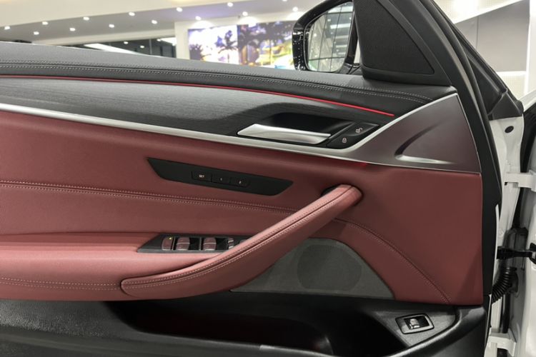 Used BMW 5 Series 2022 Second Facelift 530Li Leading Edition M Sport Package
