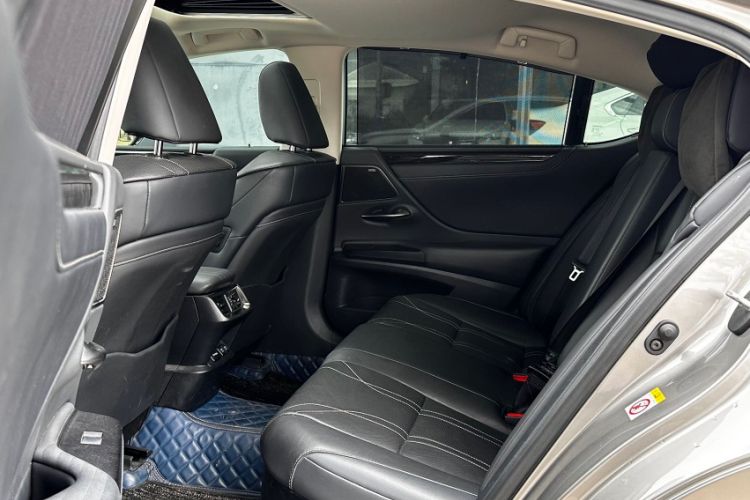 Used Lexus ES 2020 300h Executive Edition