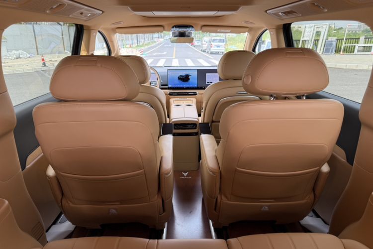 Used VOYAH Dream 2025 PHEV Four-Wheel Drive Prestige Kunpeng Edition