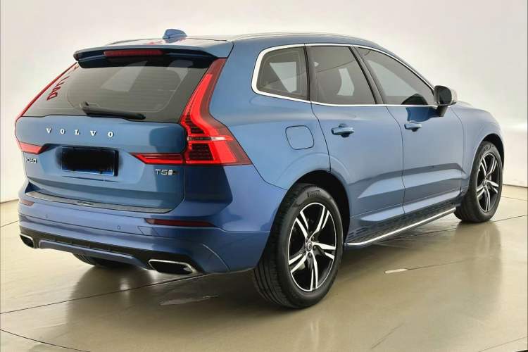Used Volvo XC60 2019 T5 4x4 Smart & Dynamic Sport Edition China VI Standard
