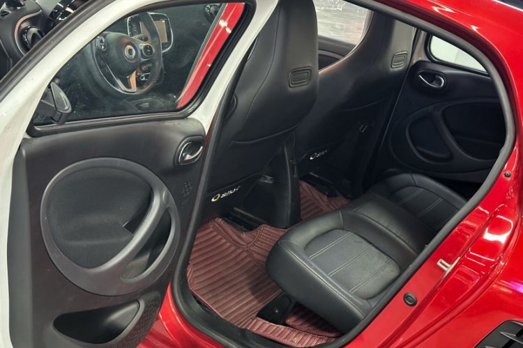 Used  forfour 2018 0.9T 66 kW Pioneer Edition