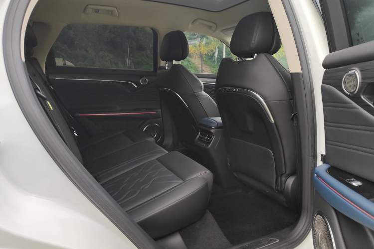 Used VOYAH FREE 2021 Four-Wheel Drive Extended-Range First Edition Commemorative Edition Exclusive Luxury Package
