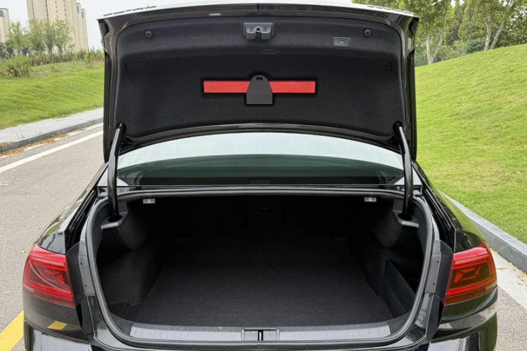 Used Volkswagen Magotan 2021 330TSI DSG 30th Anniversary Edition
