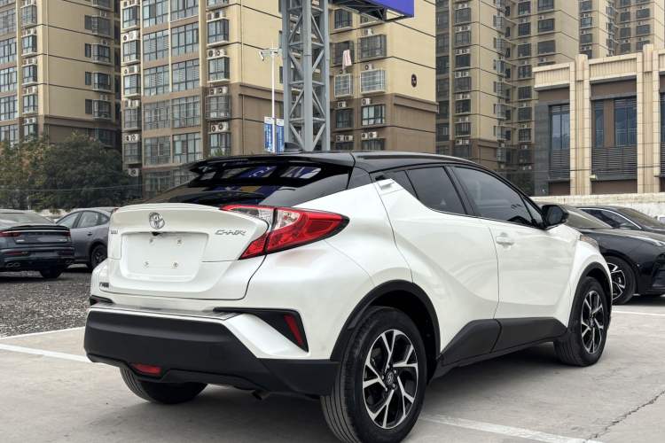 Used Toyota C-HR 2018 2.0L Leading with Sunroof China VI Standard
