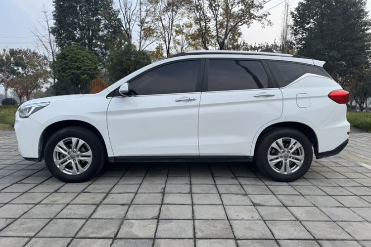 Used Haval M6 2018 Revised Version 1.5T DCT Two-Wheel Drive Elite Edition
