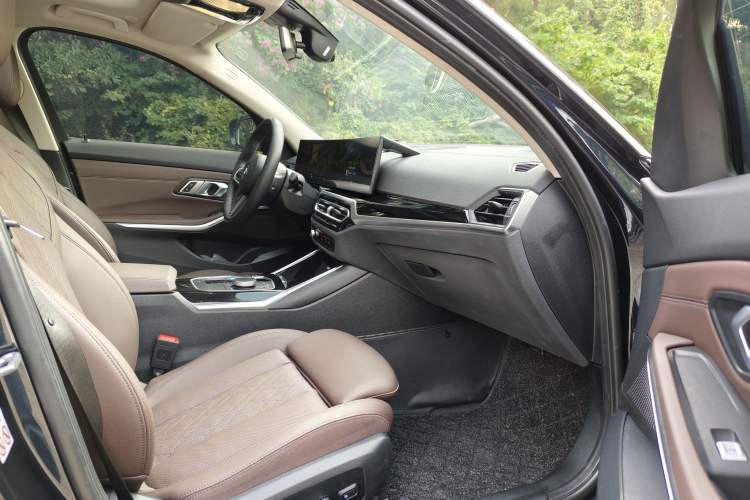 Used BMW i3 2024 eDrive 35 L
