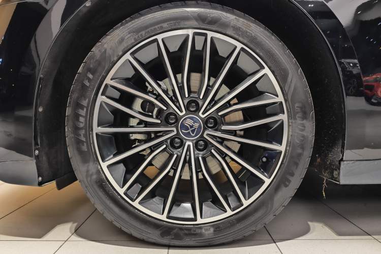 Used BYD Han 2023 DM-i Champion Edition 121KM Prestige Model
