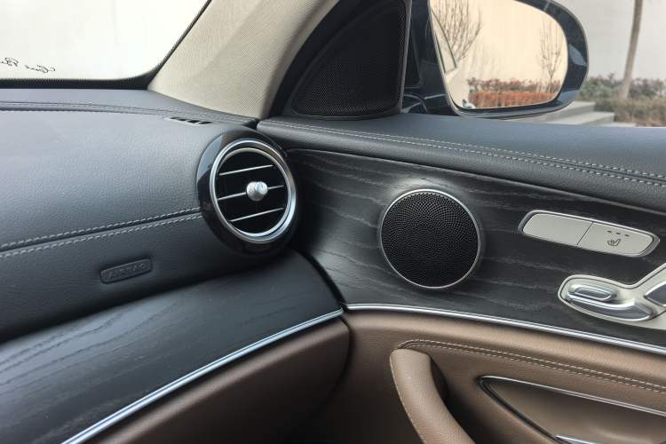 Used Mercedes-Benz E-Class 2016 E 300 L Sporty and Stylish Model