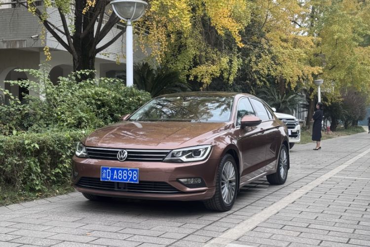 Used Volkswagen Lamando 2015 330TSI DSG Luxury Edition
