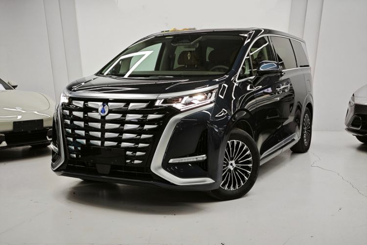 Used Denza D9 2022 DM-i 970 Four-Wheel Drive Prestige Model
