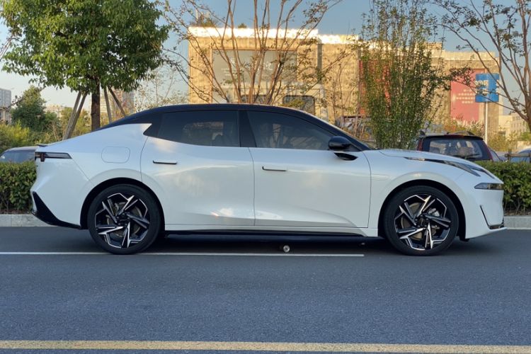 Used Lynk & Co 07 2024 EM-P 126 Long-Range Halo