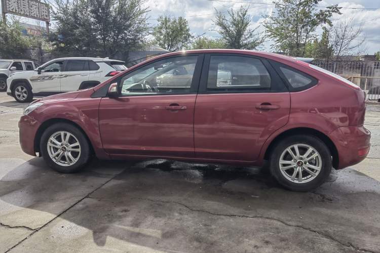 Used Ford Focus 2012 Hatchback Classic 1.8L Automatic Base Model
