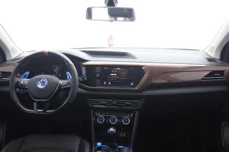 Used Volkswagen Tharu 2019 330TSI Four-Wheel Drive Luxury Edition China VI Standard
