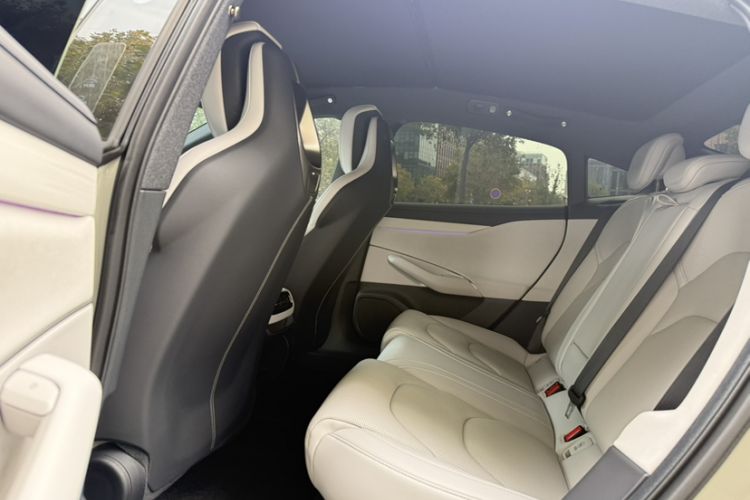 Used  SU7 2024 Rear-Drive Ultra-Long Range Advanced Pro-Level Intelligent Driving Version
