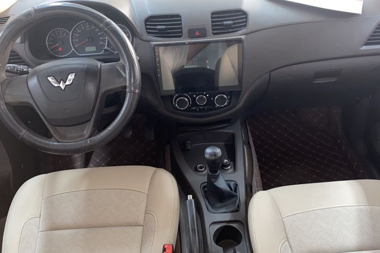 Used Wuling Hongguang 2014 1.5L S Standard Version
