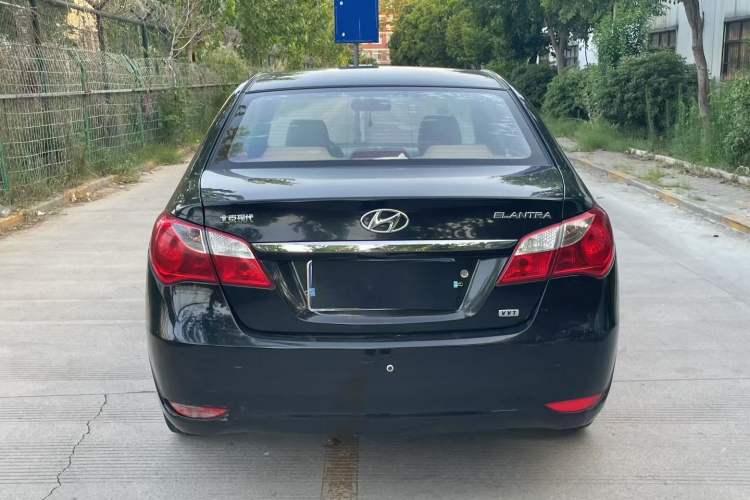 Used Hyundai Celesta 2015 1.6L Manual Comfort Model
