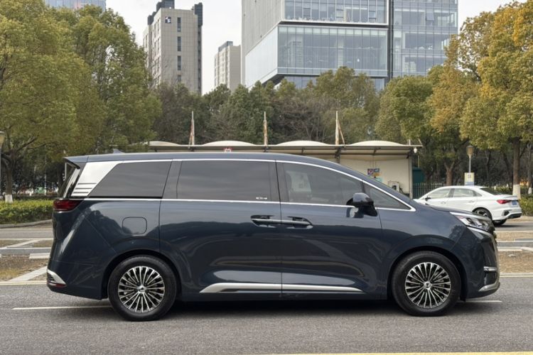 Used Denza D9 2022 DM-i 970 Four-Wheel Drive Prestige Model