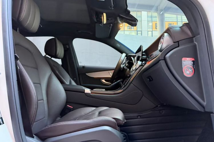 Used Mercedes-Benz GLC 2020 Facelift GLC 260 L 4MATIC Luxury Edition
